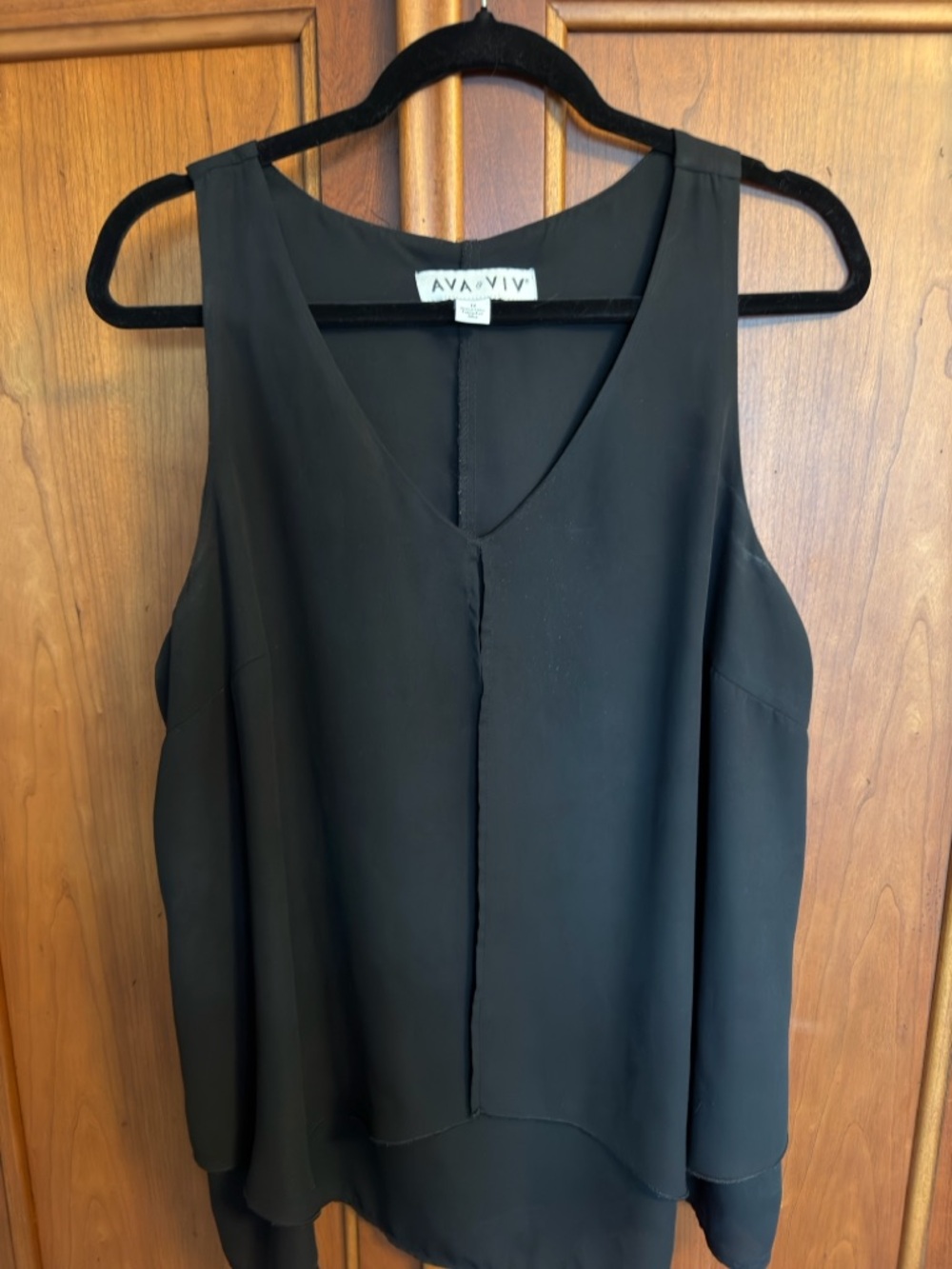 Ava & Viv Black Layered V-Neck Sleeveless Camisole